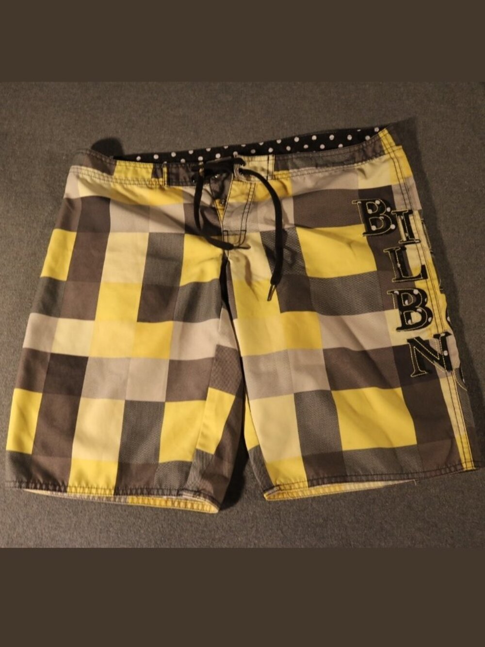 Billabong Board Shorts Womens 9 Yellow Plaid Surf Swim Trunks Skate Y2K
